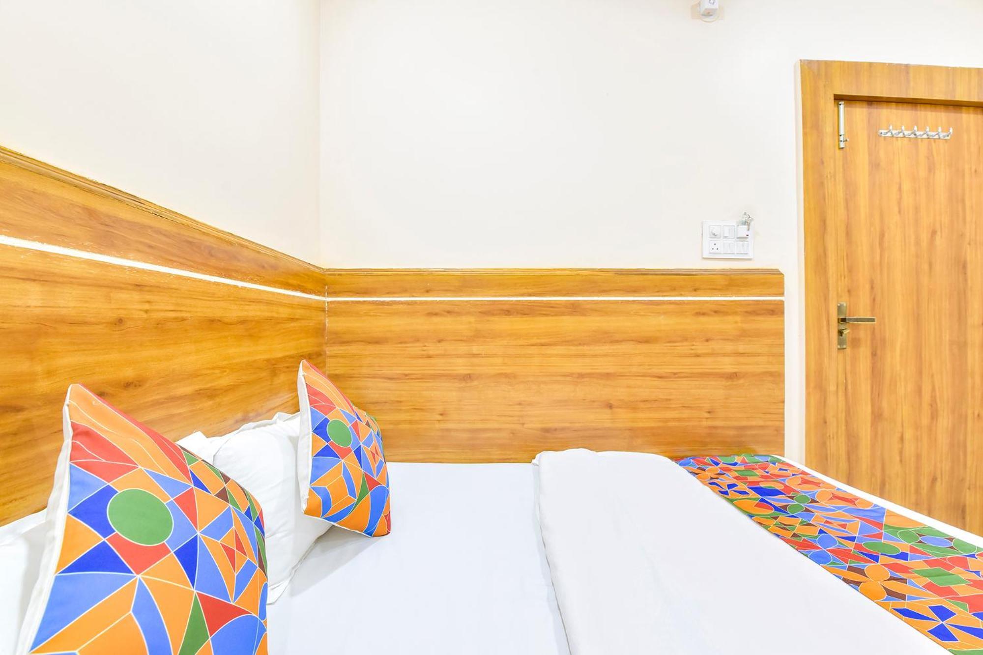 Fabhotel Somnath Ujjain Bagian luar foto