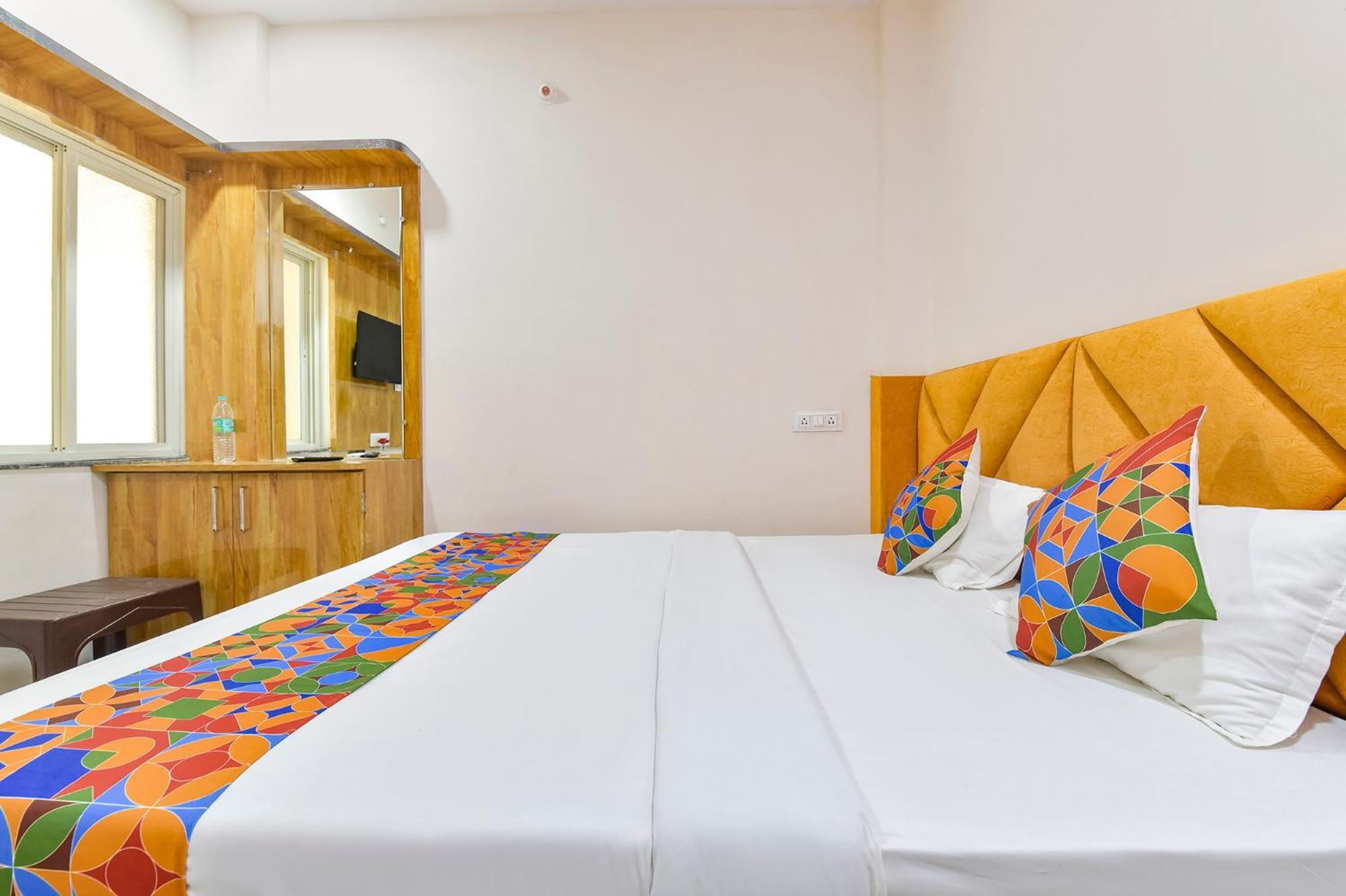 Fabhotel Somnath Ujjain Bagian luar foto