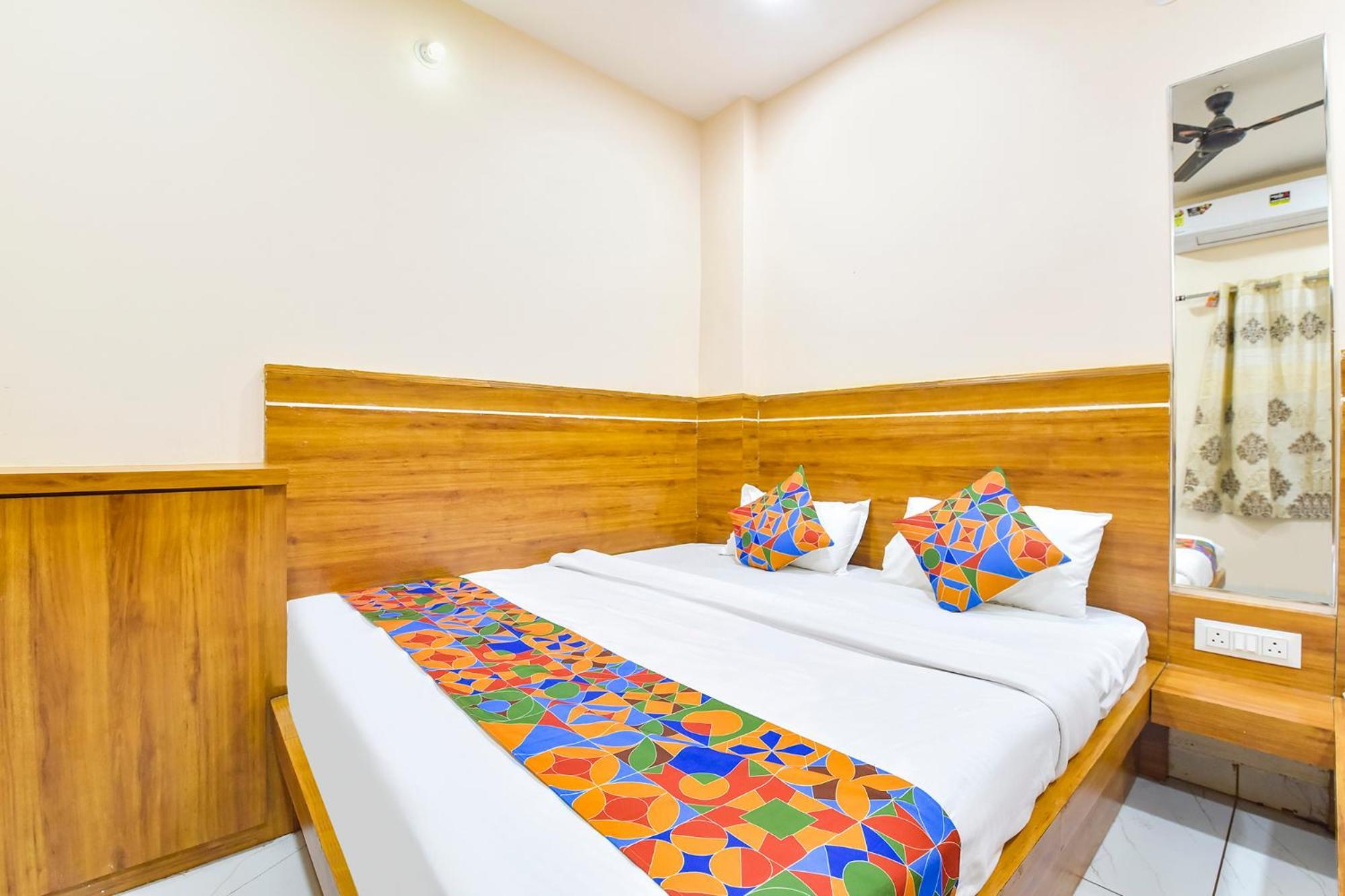 Fabhotel Somnath Ujjain Bagian luar foto